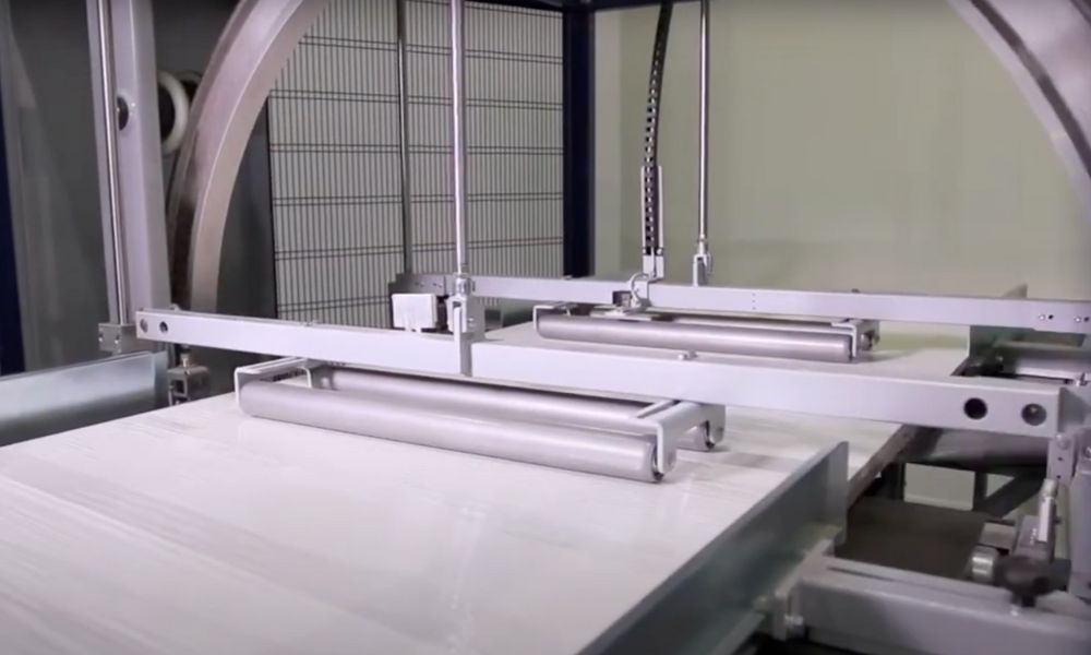 Differences Between Manual & Semiautomatic Stretch Wrappers